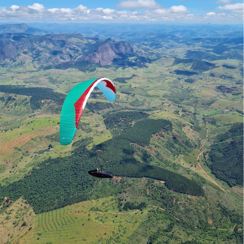 PARAPENTE GIN BOOMERANG 12